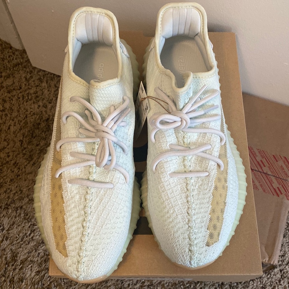 YEEZY BOOST 350 V2 Hypers